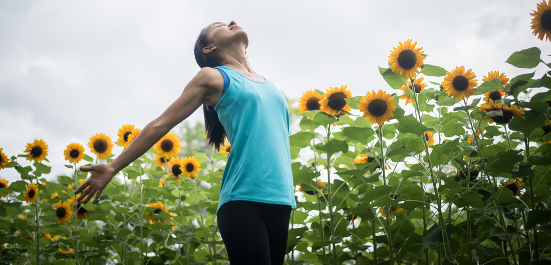 Ilustração representando acolhimento e transformação após o curso Dor com Escuta
